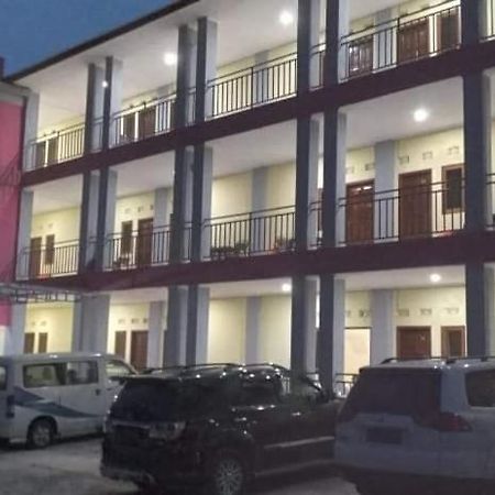 Fx72 Labuan Bajo Hotel Exteriör bild