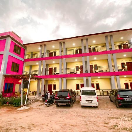 Fx72 Labuan Bajo Hotel Exteriör bild
