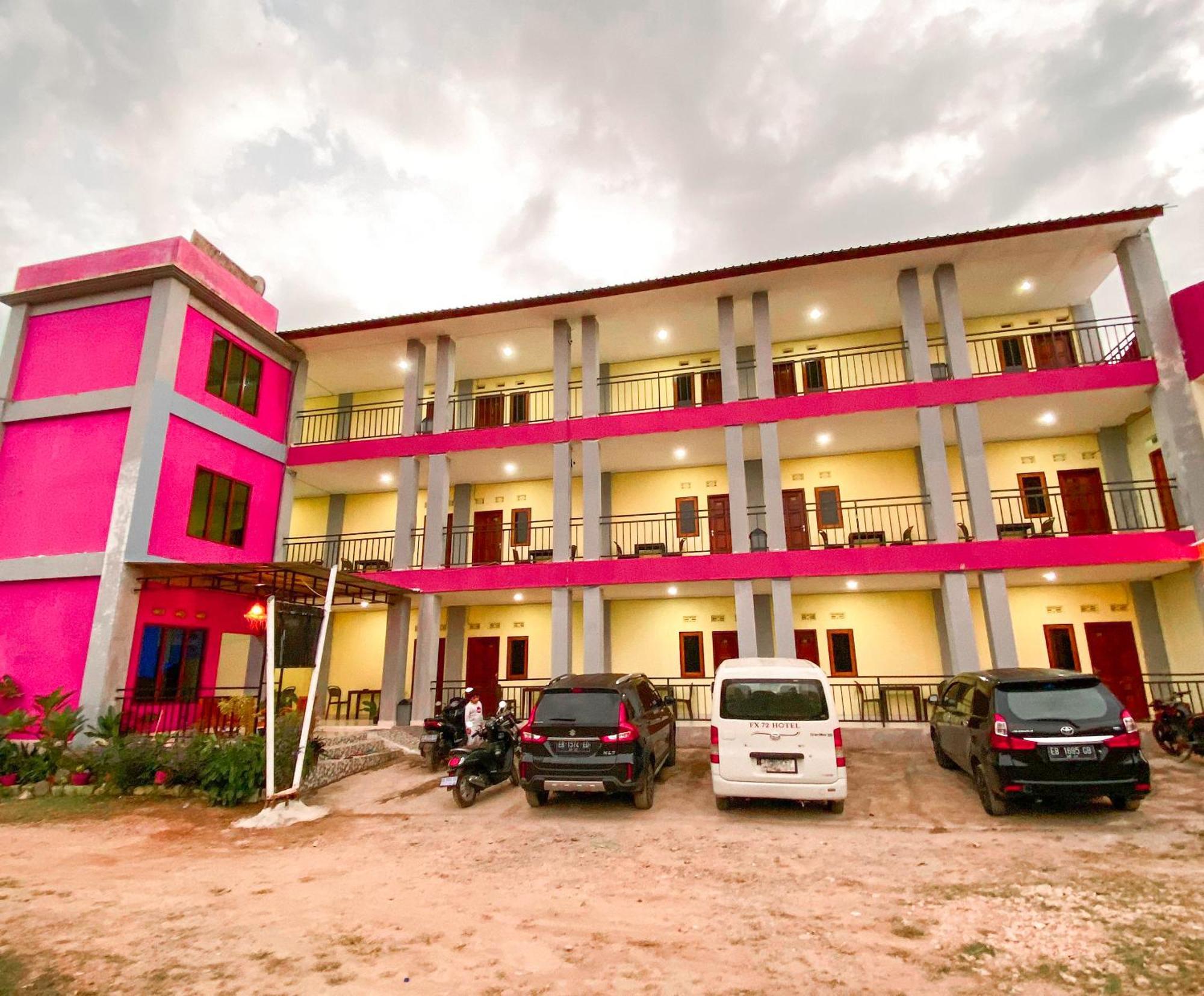 Fx72 Labuan Bajo Hotel Exteriör bild
